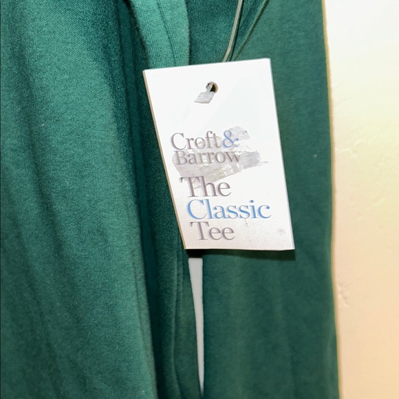 Croft & Barrow 4x Cardinal Round Neck Classic Christmas themed Long Sleeve Tee - Picture 6 of 12